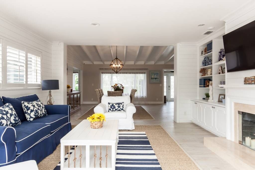 Photo of Livingroom in Sunrise Intracoastal