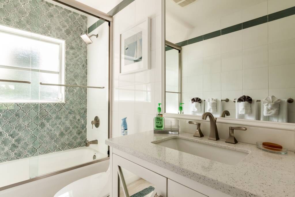 Photo of Bathroom in Sunrise Intracoastal