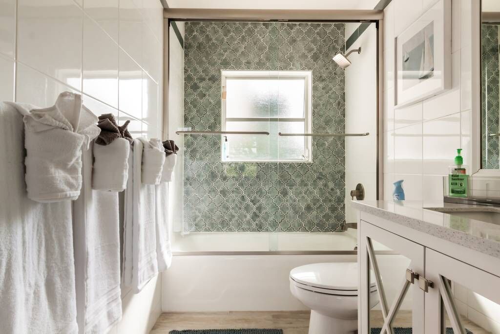 Photo of Bathroom in Sunrise Intracoastal