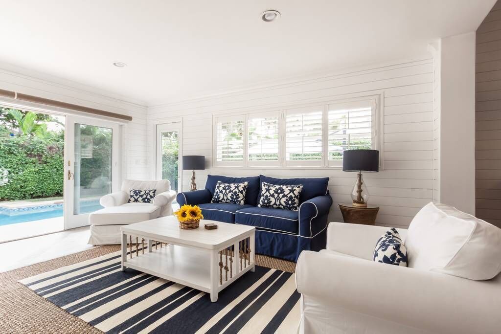 Photo of Livingroom in Sunrise Intracoastal