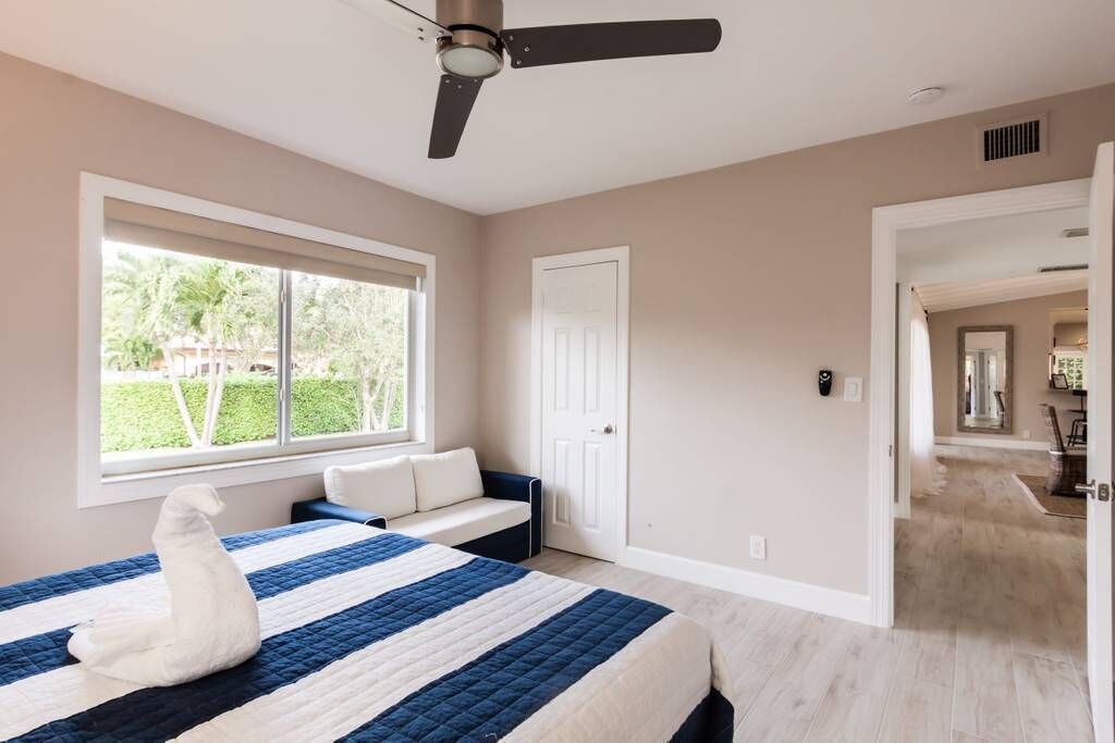 Photo of Bedroom in Sunrise Intracoastal