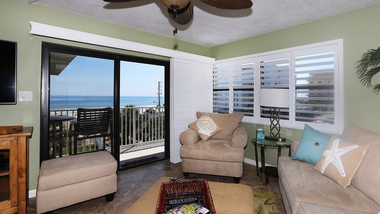 Photo of Livingroom in New Smyrna Beach