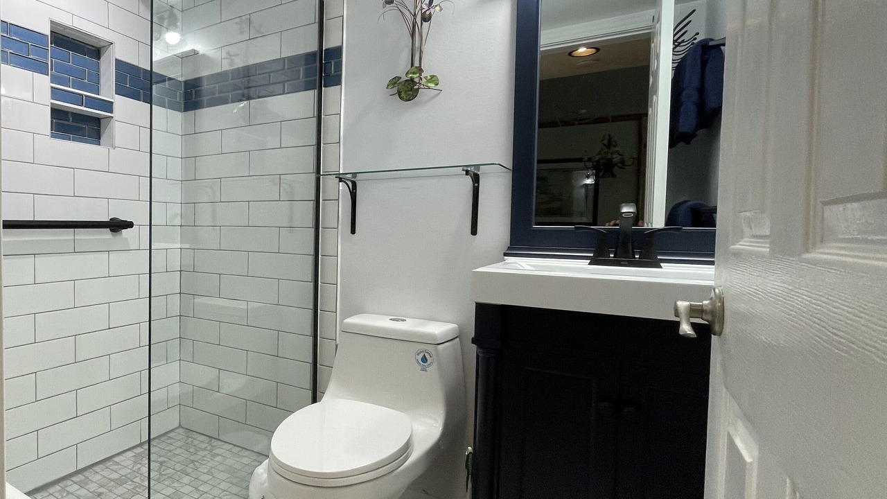 Photo of Bathroom in Truman Annex