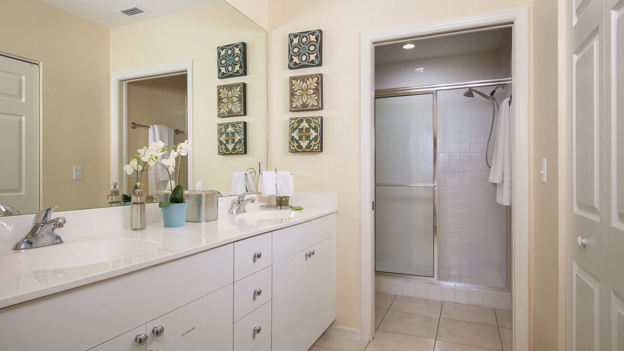 Photo of Bathroom in Vanderbilt Beach