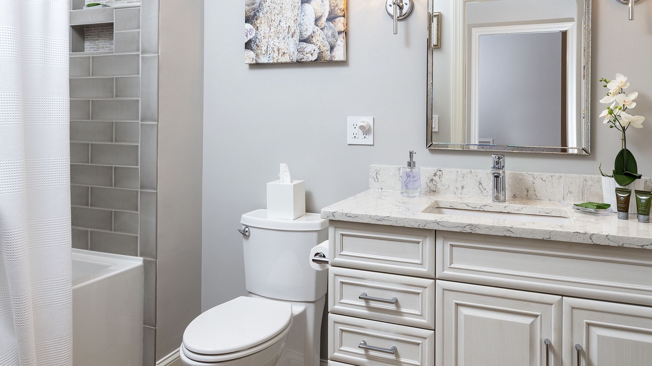 Photo of Bathroom in Vanderbilt Beach