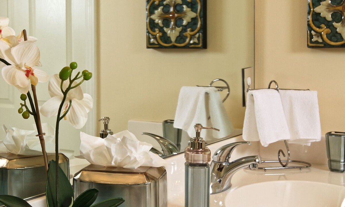 Photo of Bathroom in Vanderbilt Beach