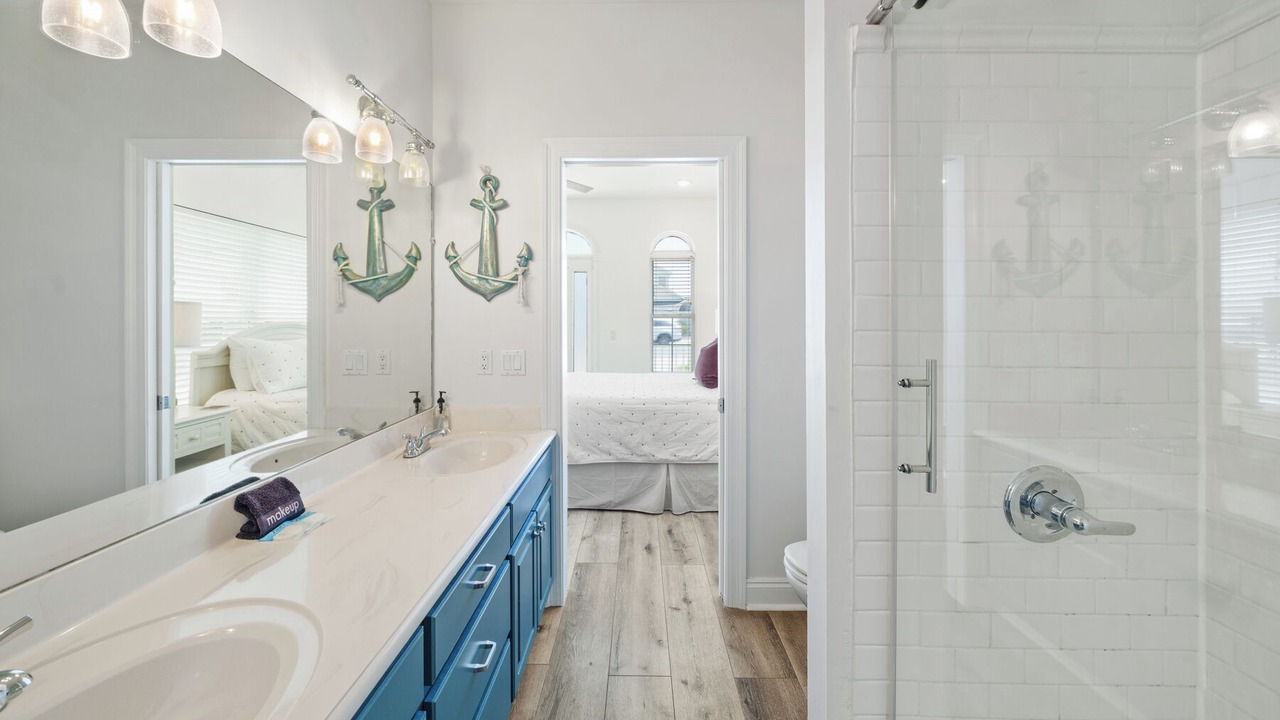 Photo of Bathroom in Lullwater Beach