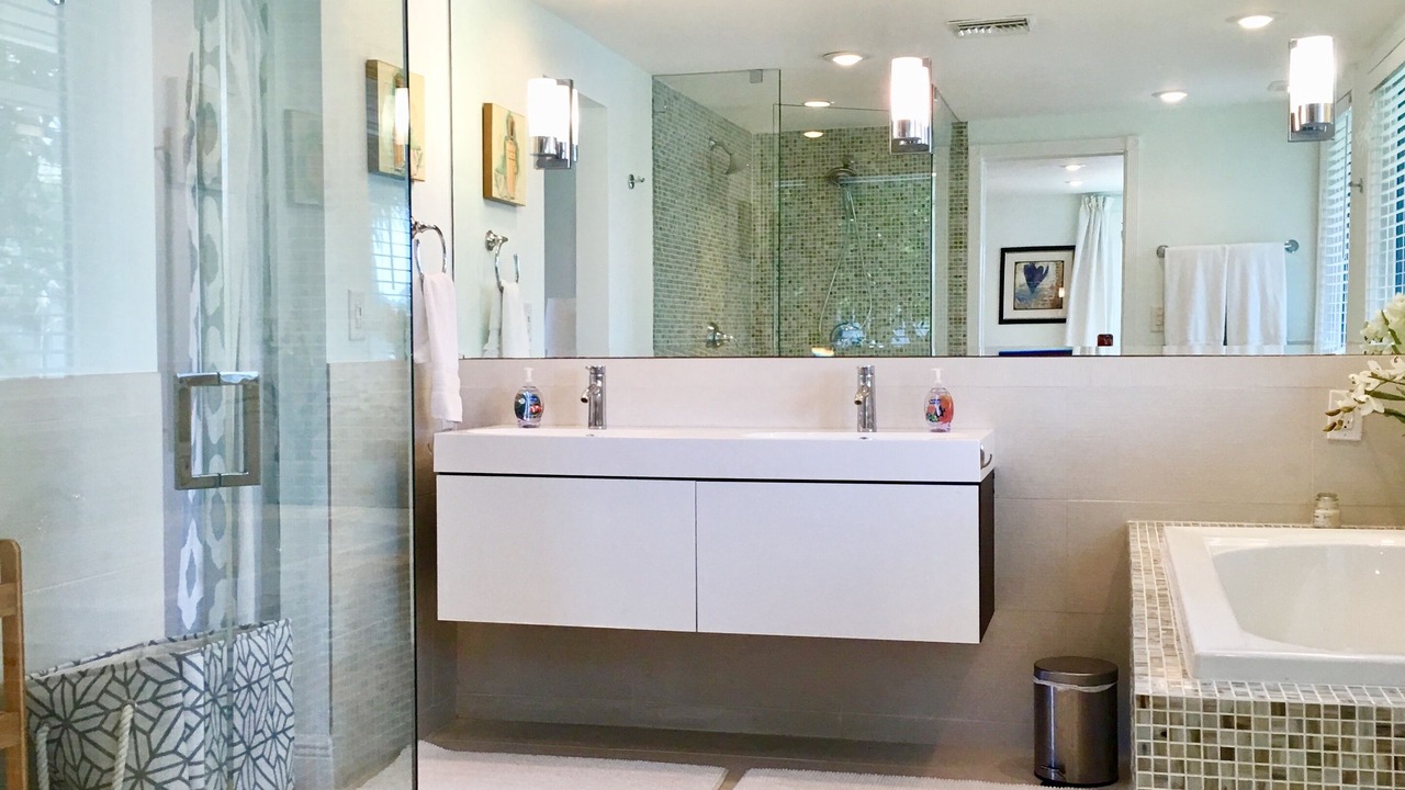 Photo of Bathroom in Idlewyld