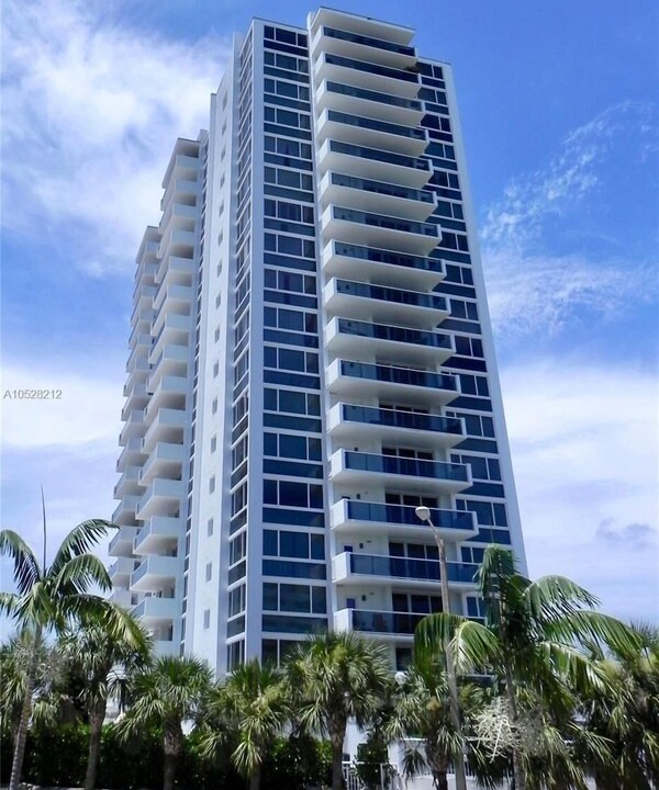 Photo of Buildings in Lauderdale Beach