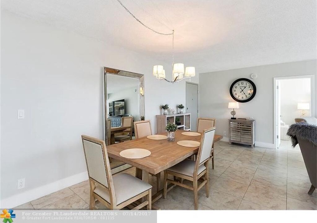 Photo of Livingroom in Lauderdale Beach