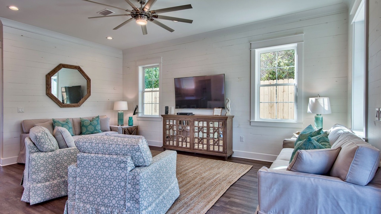Photo of Bedroom in Crystal Beach
