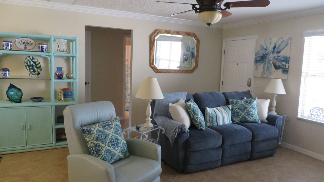 Photo of Livingroom in Woodbury