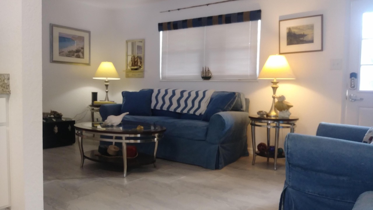 Photo of Livingroom in Weeki Wachee Gardens