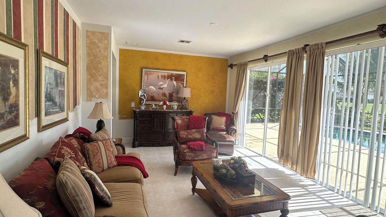 Photo of Livingroom in Stoneybrook