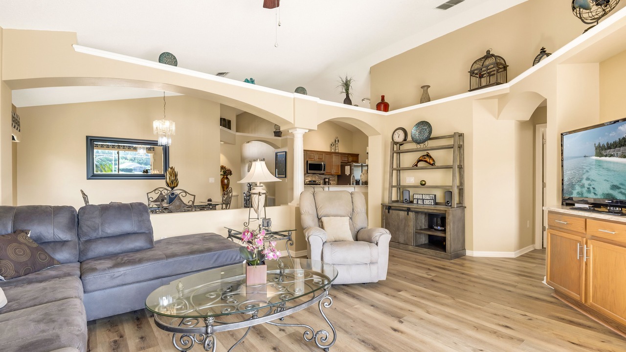 Photo of Livingroom in Eagle Pointe South