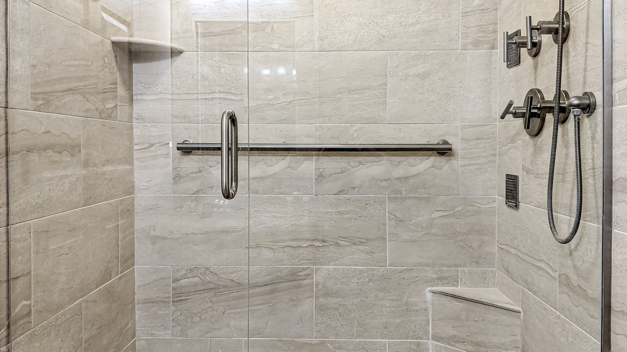 Photo of Bathroom in Independence Square