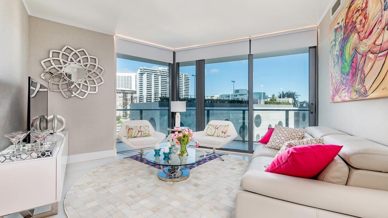 Photo of Livingroom in Midtown
