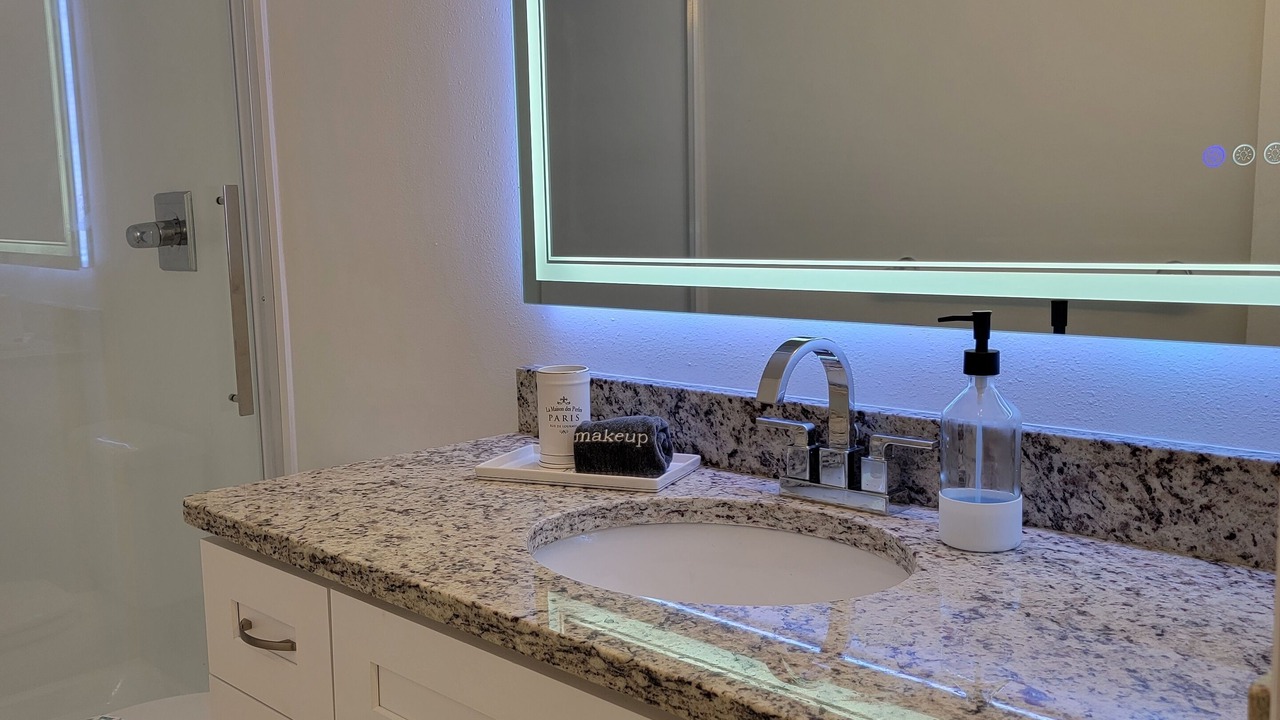 Photo of Bathroom in Gulfstream Beach
