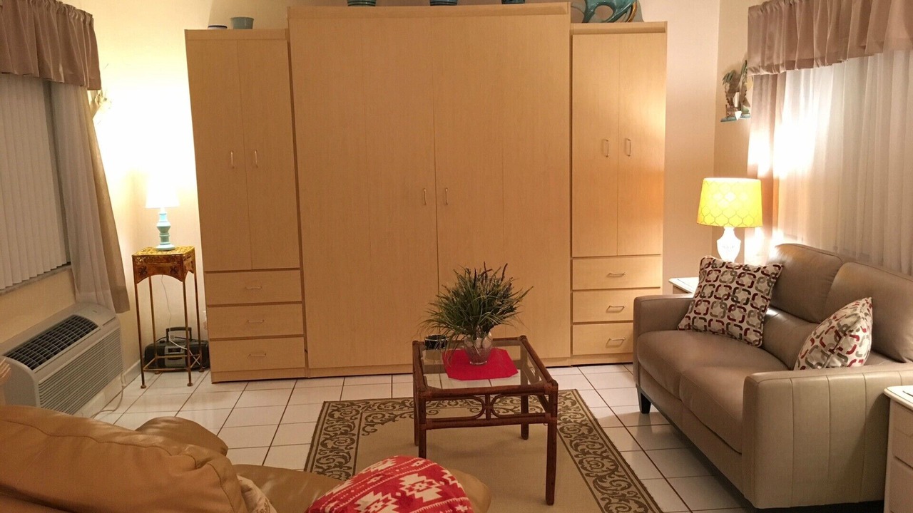Photo of Livingroom in Hollywood