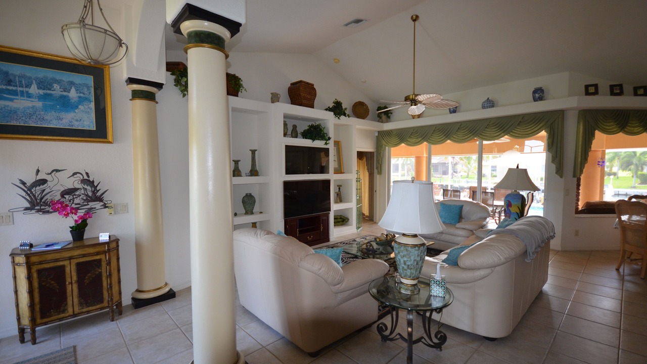 Photo of Livingroom in Pelican
