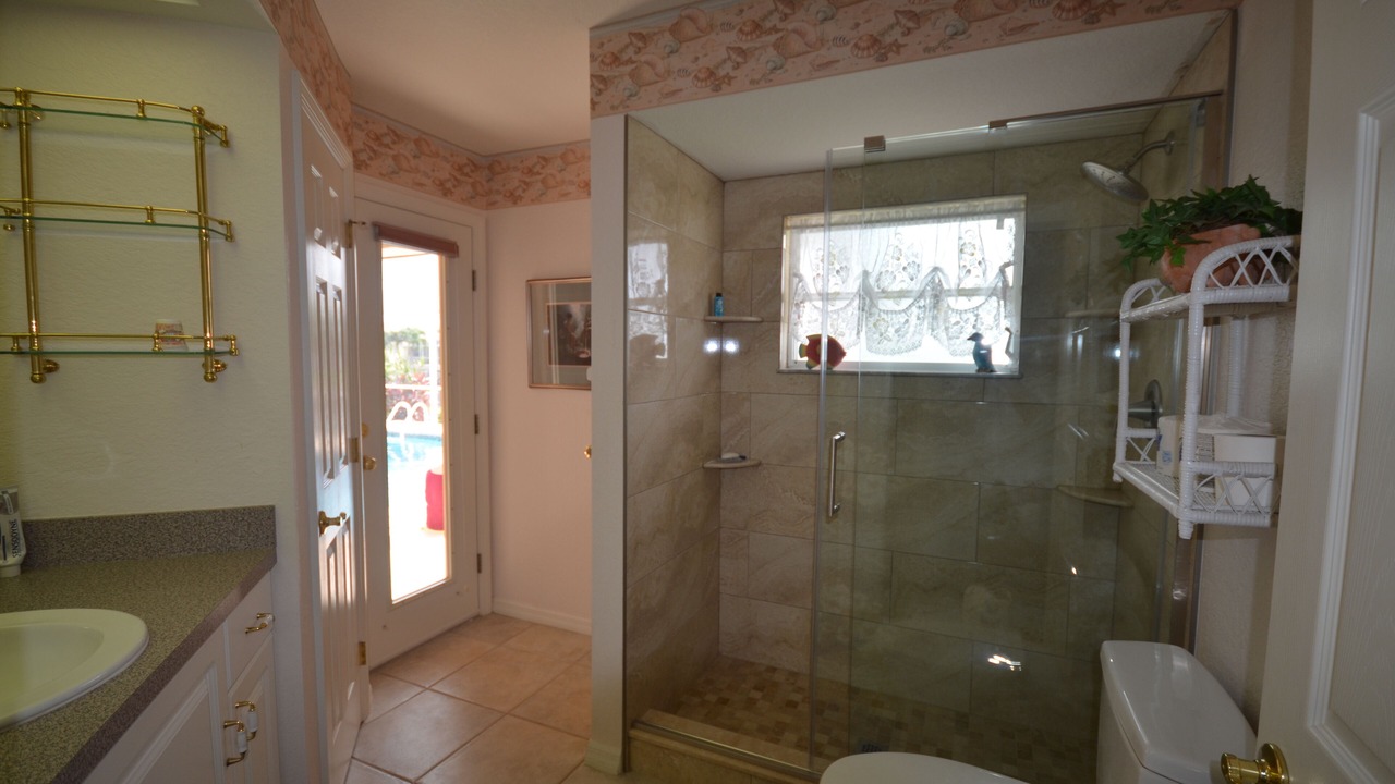 Photo of Bathroom in Pelican