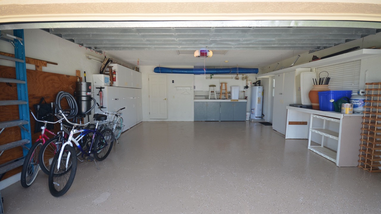 Photo of Others in Pelican