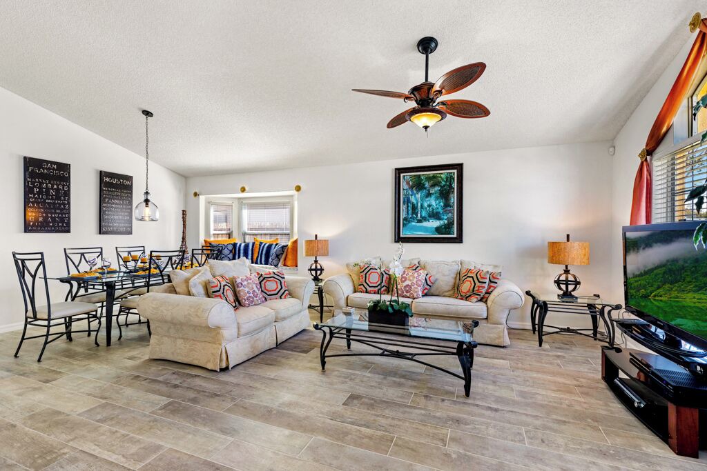 Photo of Livingroom in Lake Berkley