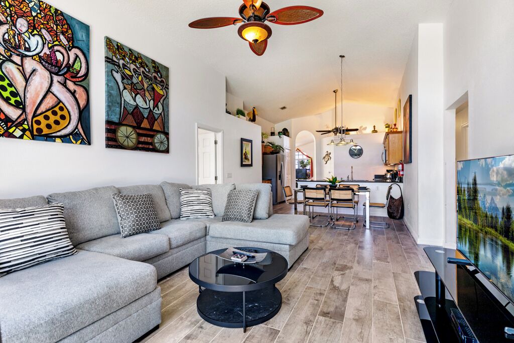 Photo of Livingroom in Lake Berkley