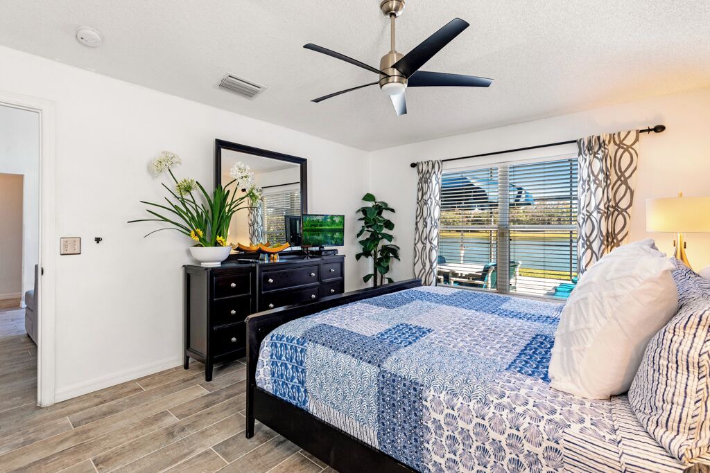 Photo of Bedroom in Lake Berkley