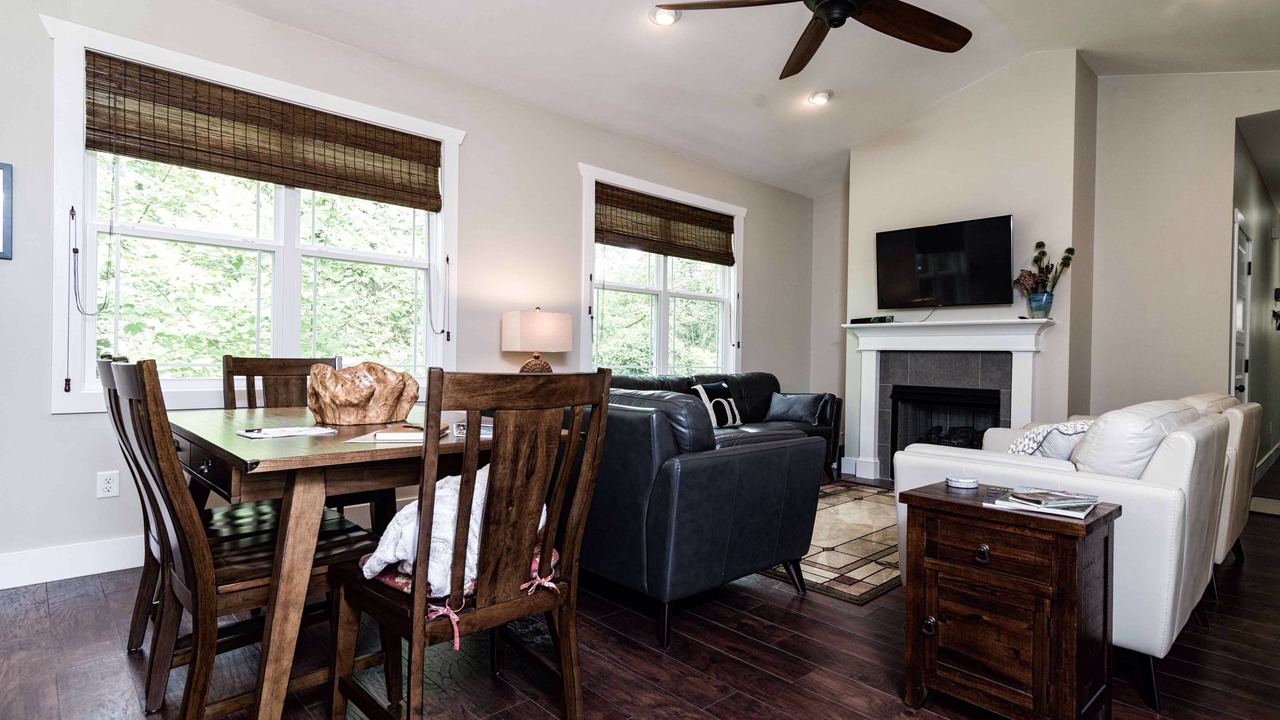 Photo of Livingroom in Hendersonville