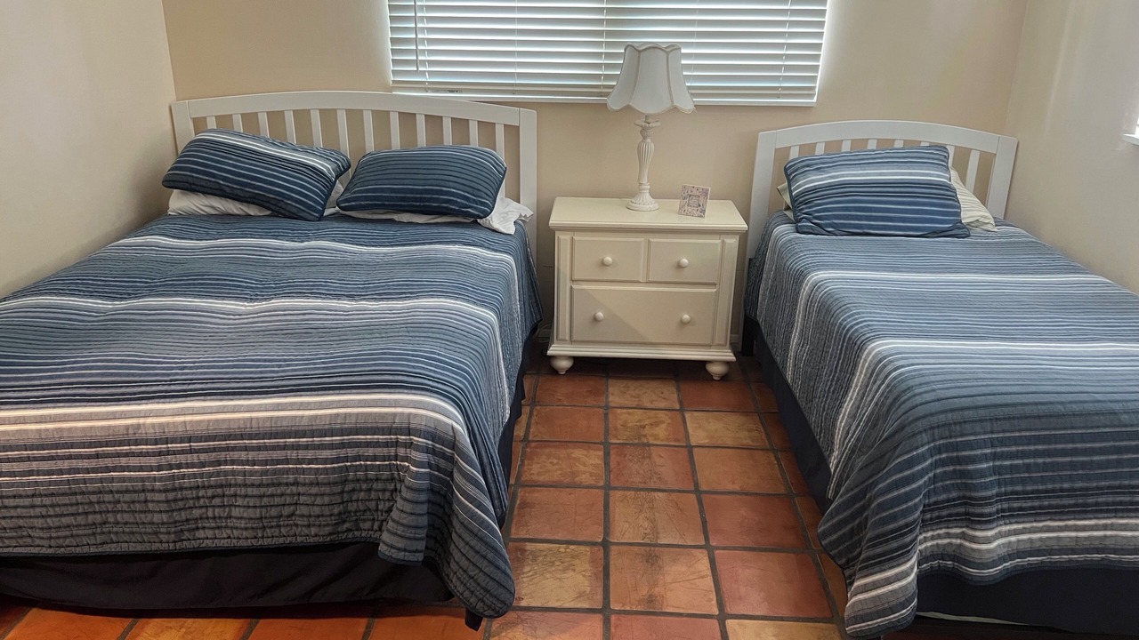 Photo of Bedroom in Doctor's Arm