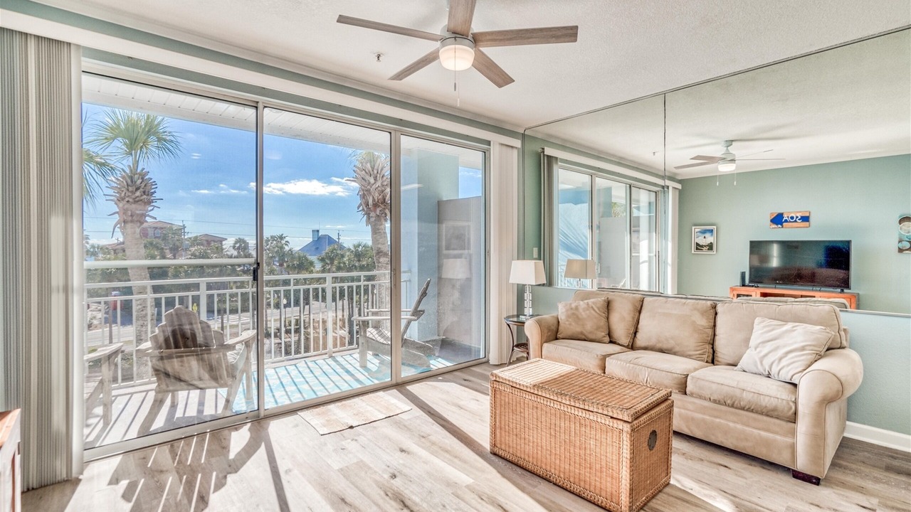 Photo of Livingroom in Gulf Place