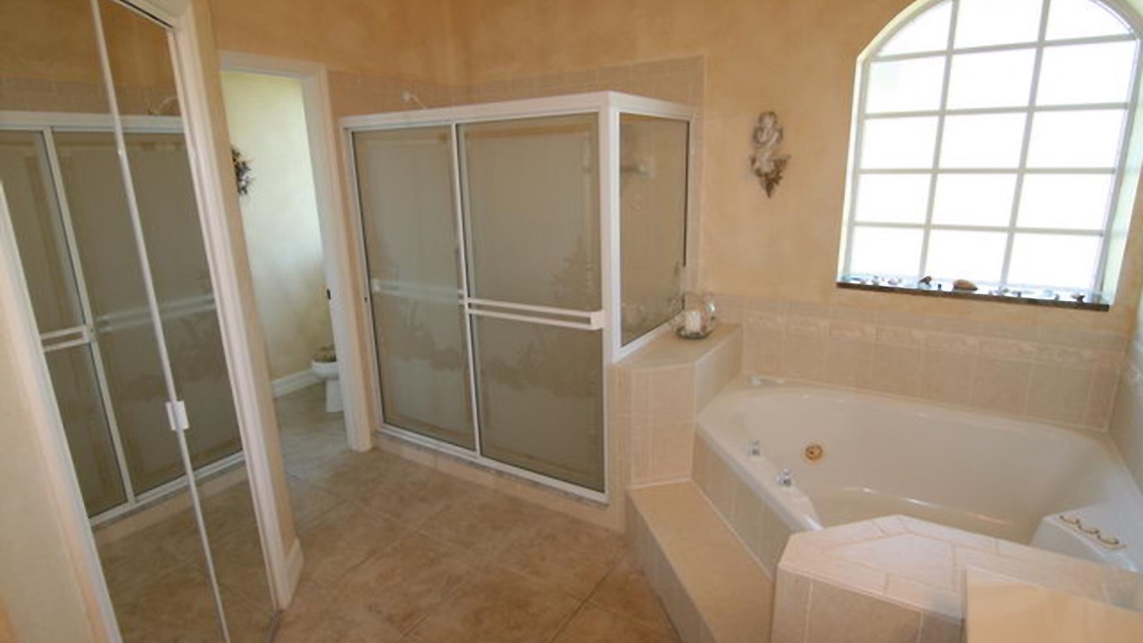 Photo of Bathroom in Caloosahatchee
