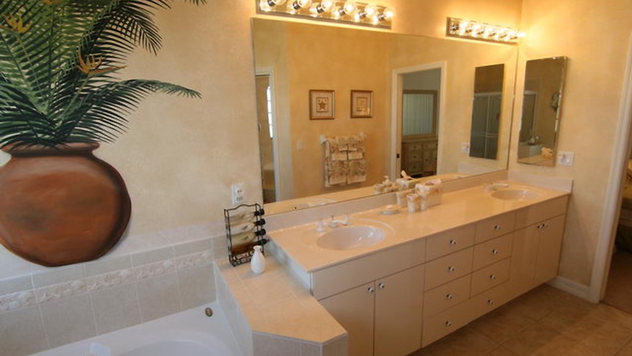Photo of Bathroom in Caloosahatchee