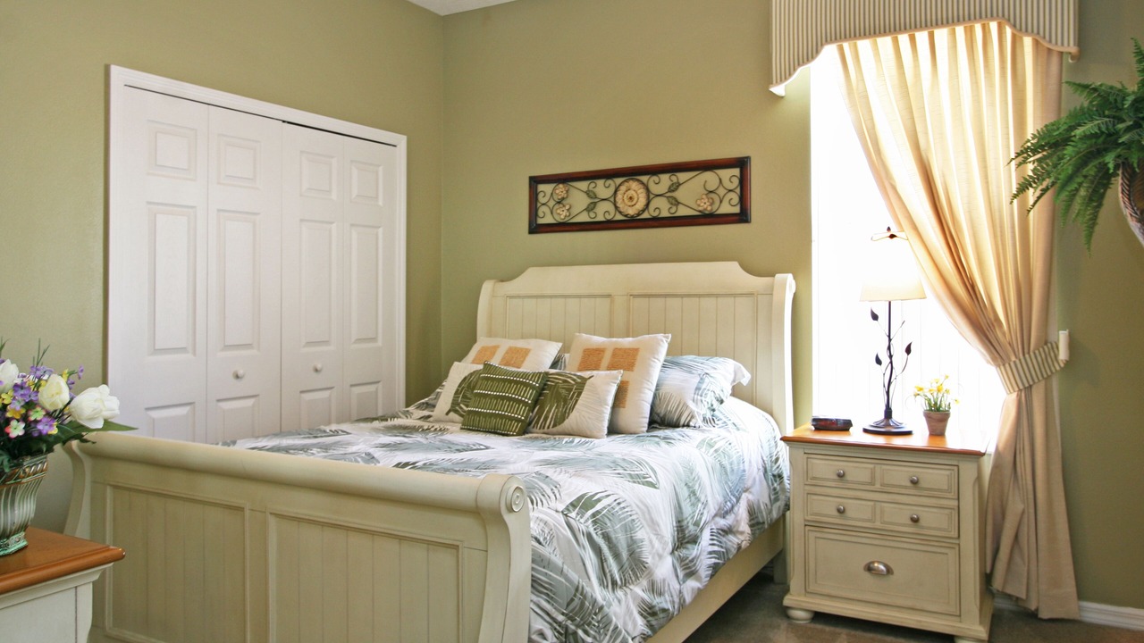 Photo of Bedroom in Crystal Cove