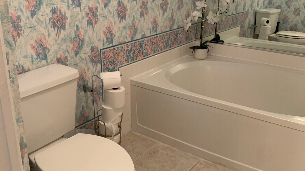 Photo of Bathroom in Seawinds Condo