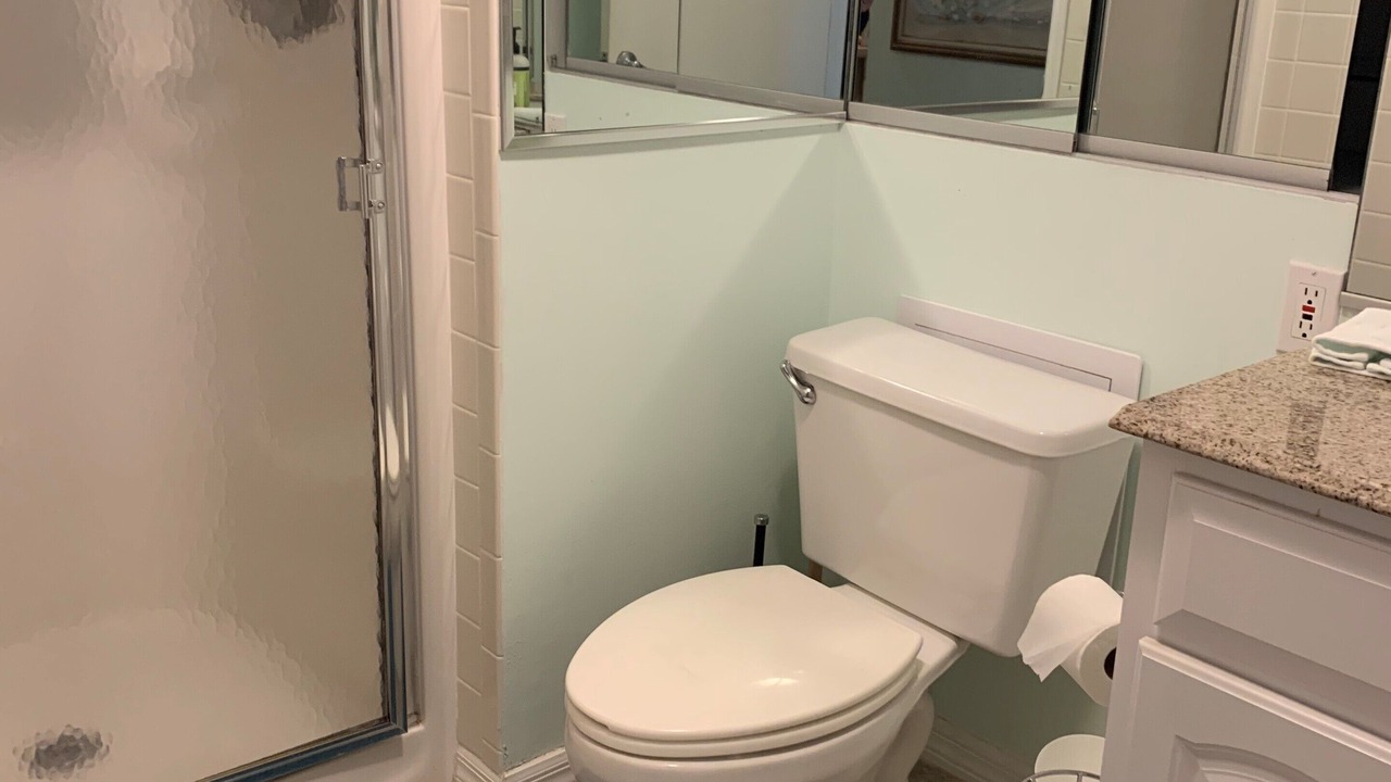 Photo of Bathroom in Seawinds Condo