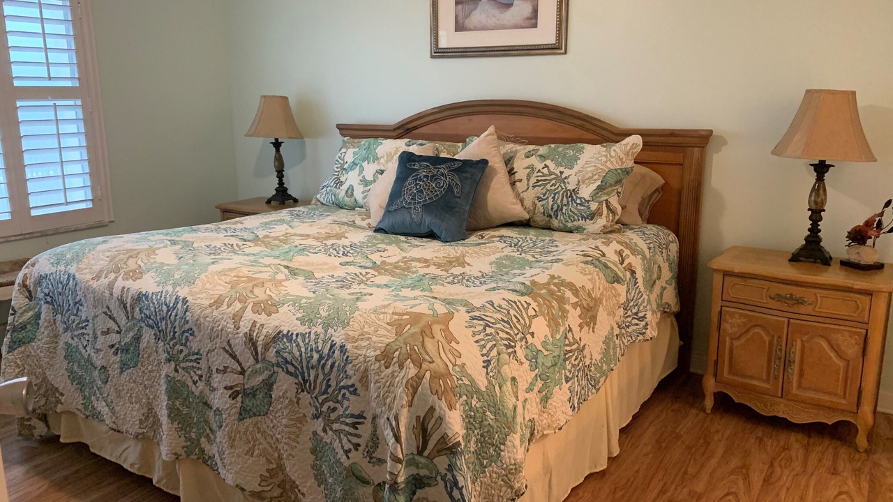 Photo of Bedroom in Seawinds Condo