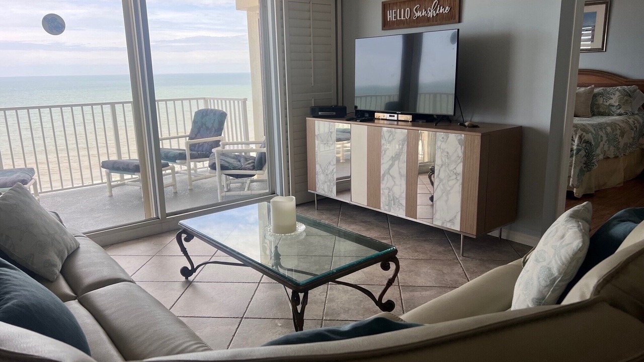 Photo of Livingroom in Seawinds Condo