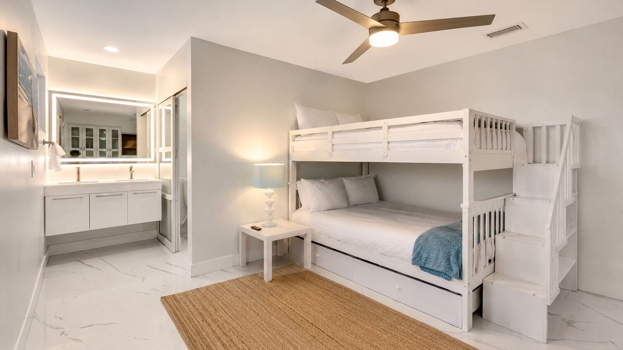 Photo of Bedroom in Melaleuca Gardens