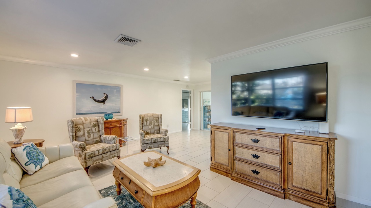 Photo of Livingroom in Caloosahatchee