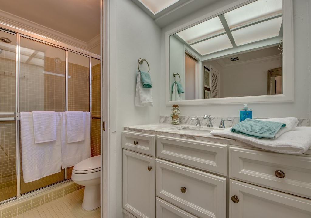 Photo of Bathroom in Caloosahatchee