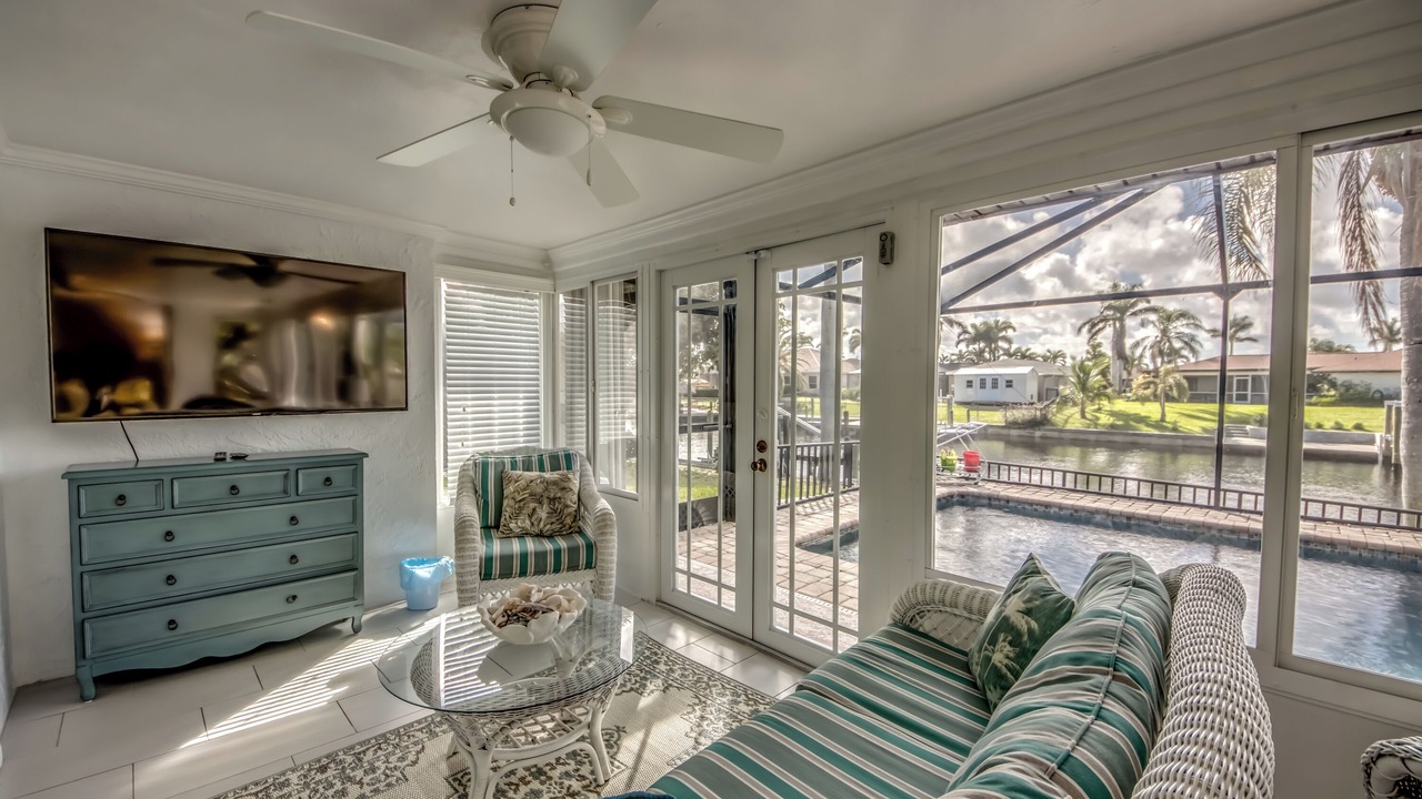 Photo of Livingroom in Caloosahatchee