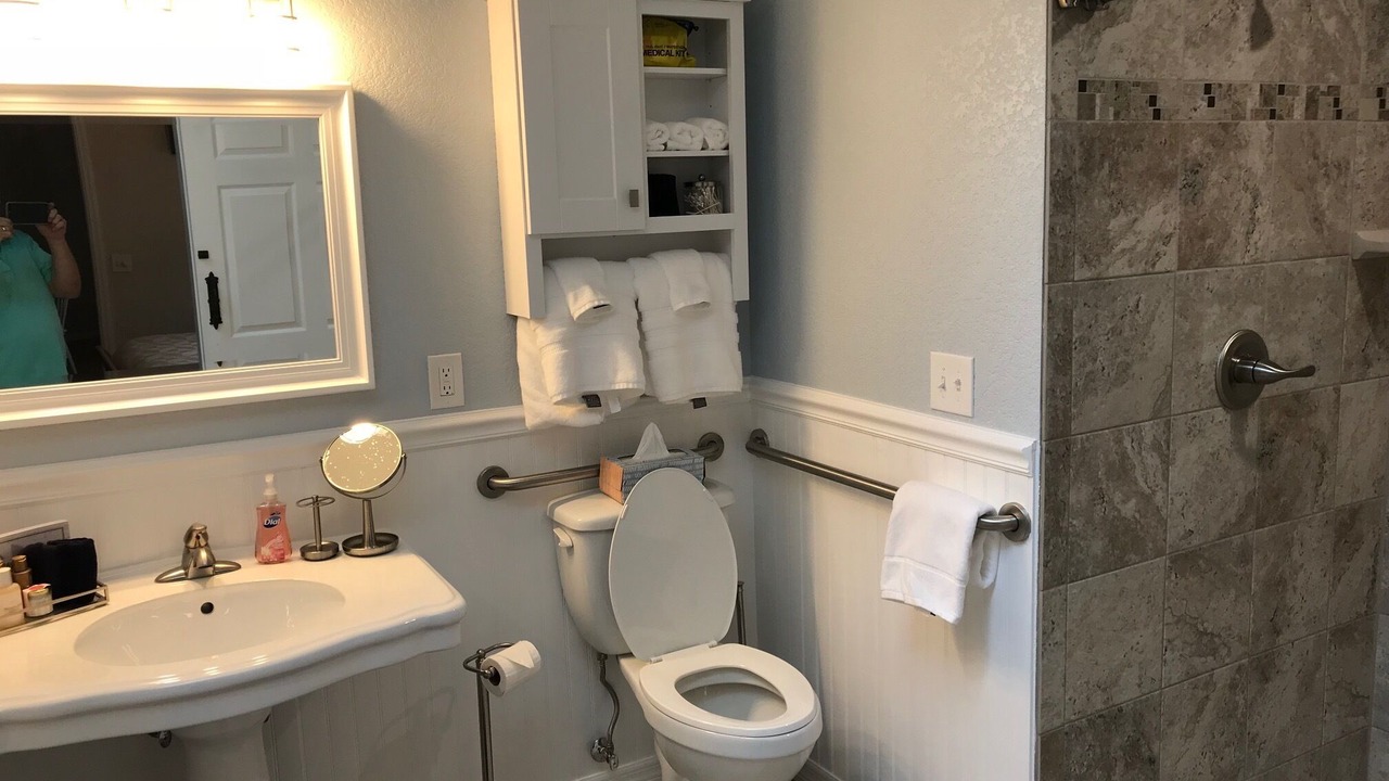 Photo of Bathroom in Fruitland Park