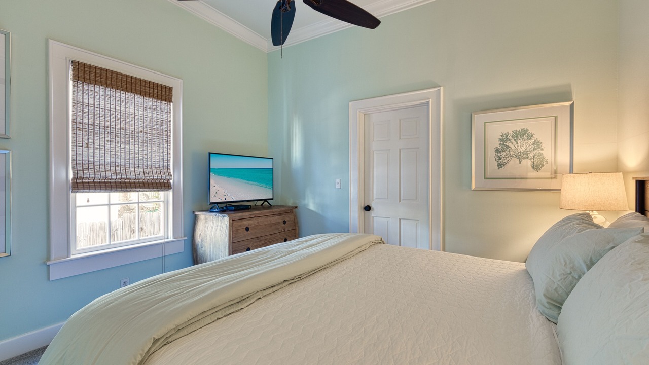 Photo of Bedroom in Historic Seaport