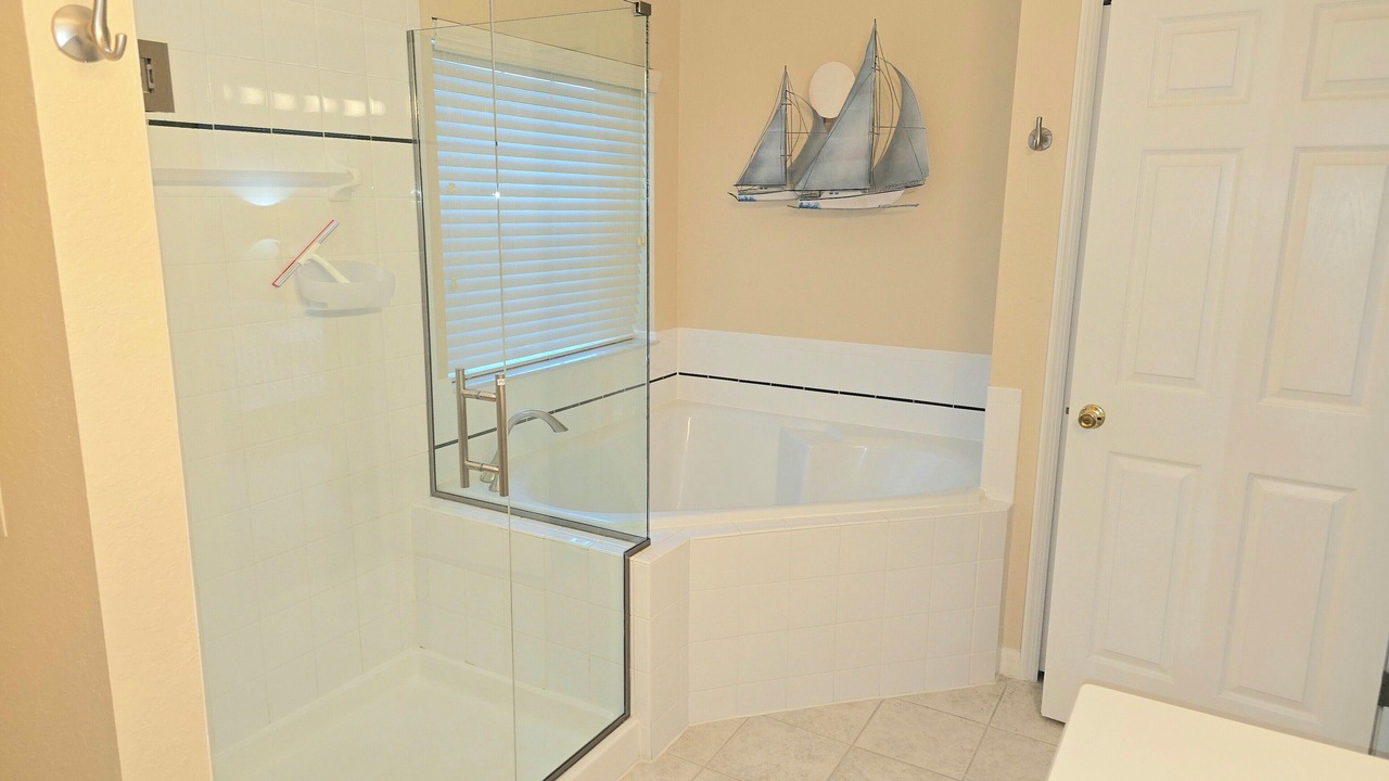 Photo of Bathroom in Bahama Bay