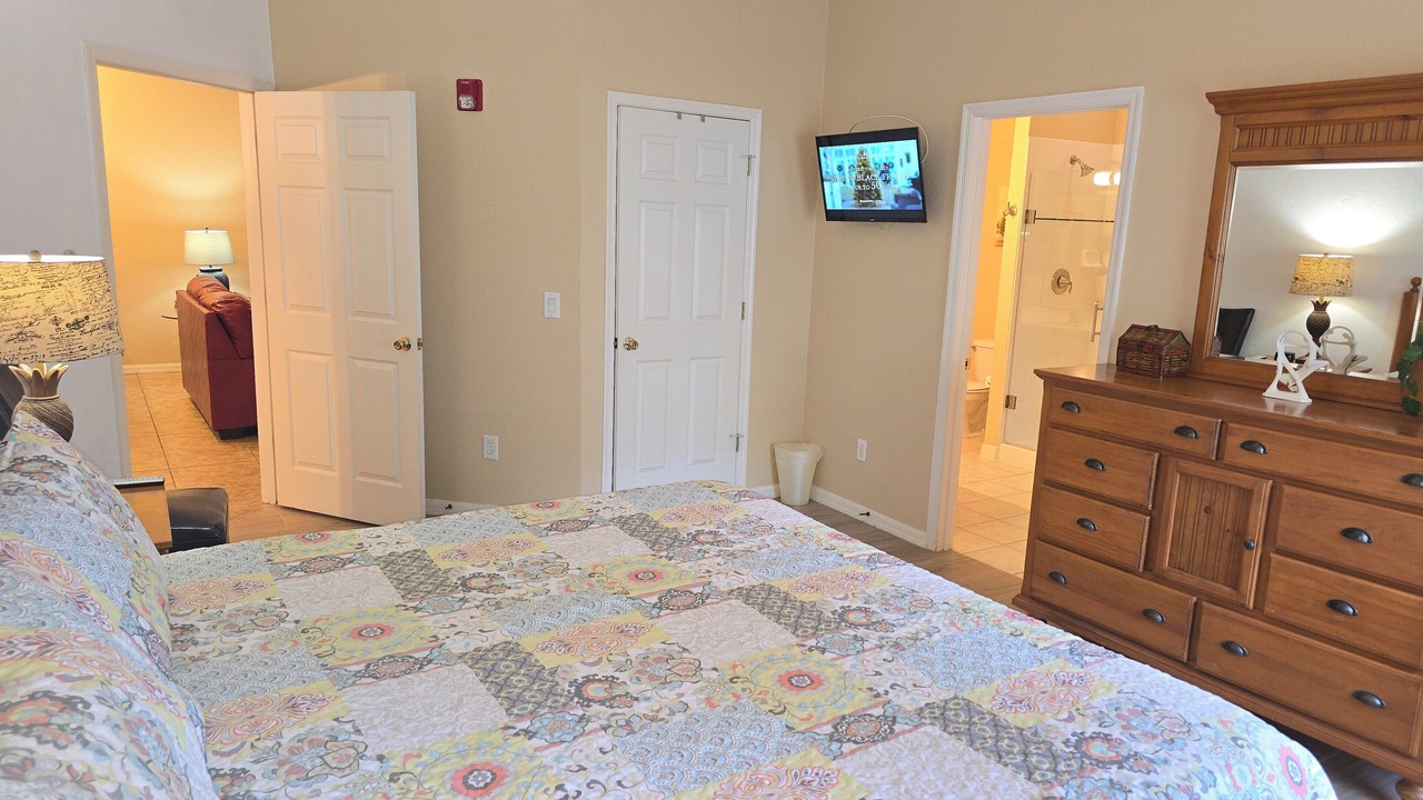 Photo of Bedroom in Bahama Bay