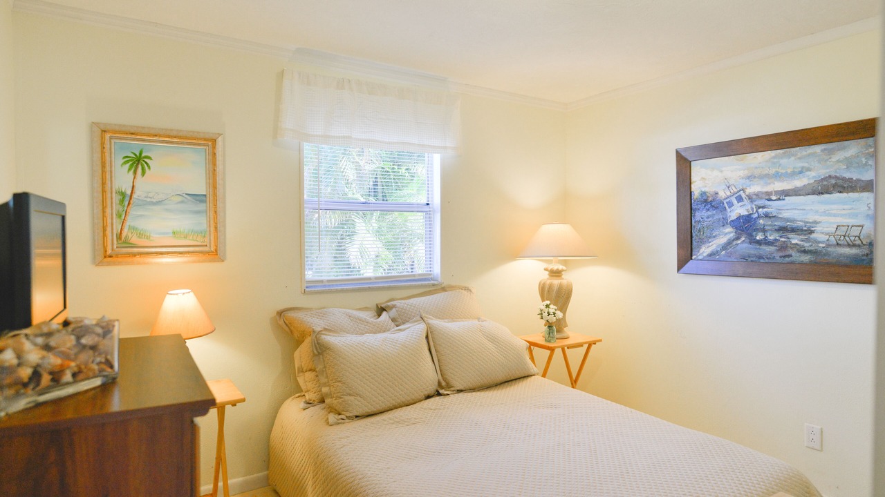 Photo of Bedroom in Naples Park