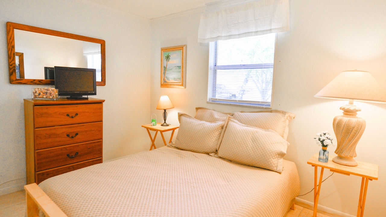 Photo of Bedroom in Naples Park