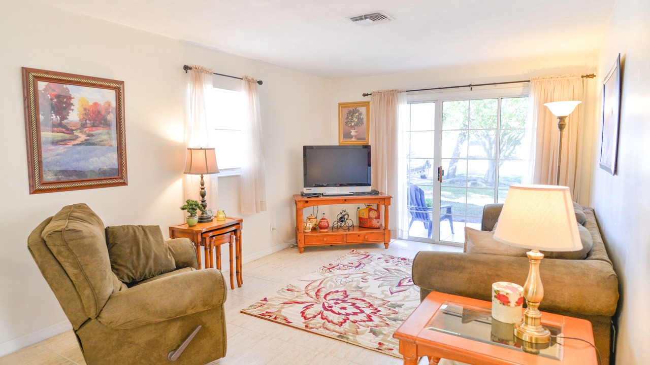 Photo of Livingroom in Naples Park